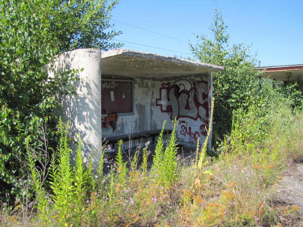Wartehäuschen an Bahnsteig 4 und 5