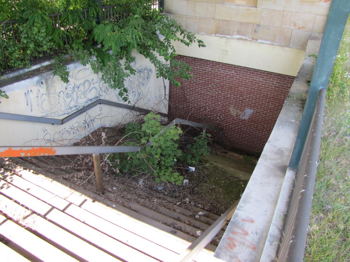 Zugang Bahnsteig 2 und 3